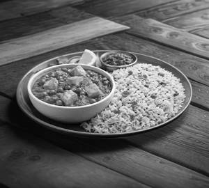 Matar Paneer With Rice & Salad