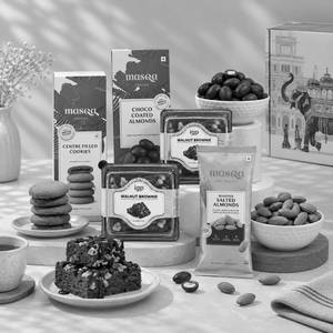 Brownie And Crunch Treats Gift Hamper