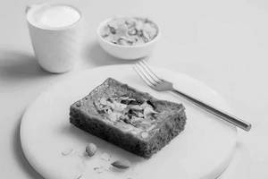 Vanilla Roasted Teacake With Chocolate Chips