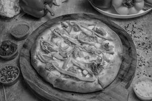 Spicy Fried Chicken Pizza