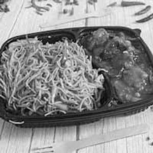Chicken Noodles With Chicken Manchurian [2 Pieces]