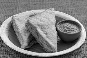 Paneer Bread Pakoda 2Pc