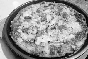 Hot and Spicy Paneer Pizza [8 inches]