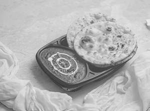 Dal Makhani Combo (Half Portion Serve 1 With Choice Of Bread)