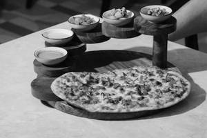 Chicken Tikka Naanza Platter                       
