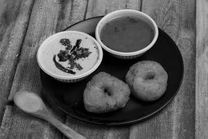 2 Vada