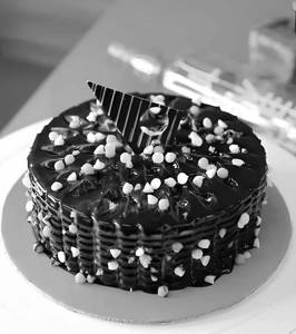 Chocolate Choco Chips Cake