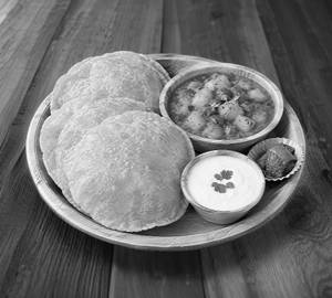 Maida Poori (10)With Aloo Tamatar Plain Sabji+(Dahi+Achar)