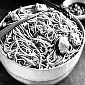 Chill Garlic Chicken Noodles
