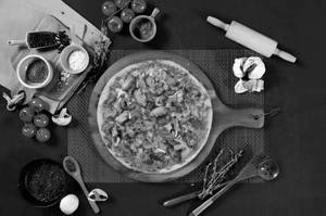 Makhni chicken pizza