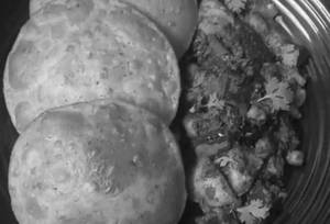 6 Poori With Sabji