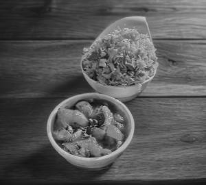 Veg Fried Rice [500 ml] with Chilli Paneer [3 Pieces] Bowl