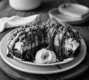 Biscoff Gold Bowl Cake