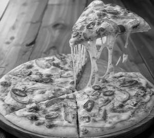 Tandoori paneer pizza