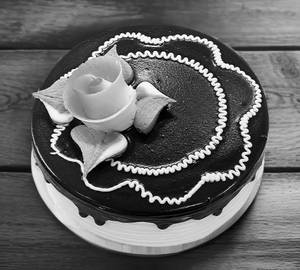 Chocolate vanilla cake