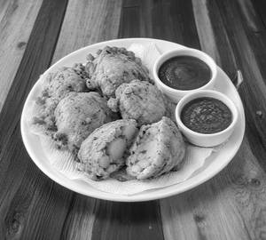 Aloo Pakoda [10 Piece]