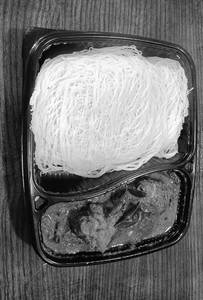 Idiyappam With Chicken Gravy