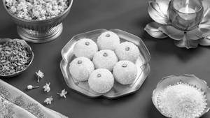 Coconut Ladoo