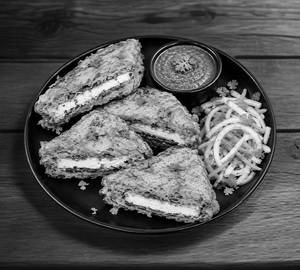 Paneer Bread Pakode Chilli Sauce [1 Piece]