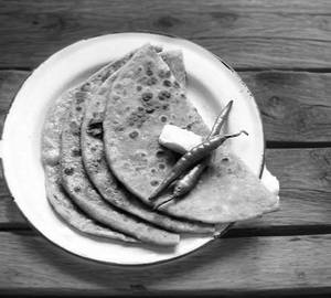 Stuffed paratha [aloo]