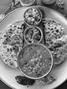 Sattu Paratha Platter