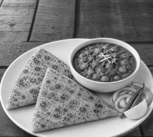2 Paratha (Triangle) With Choley
