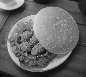 Crispy popcorn burger