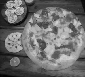 Spicy Paneer Pizza
