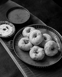 Medhu Vadai