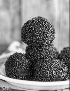 Chocochips Cake+Rumbel Ball Pastry                                            
