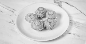 Besan Ke Ladoo