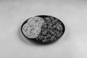 Chilli Chicken With Laccha Paratha