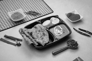 Combo Tiffin 20 – Matar Paneer + Plain Paratha