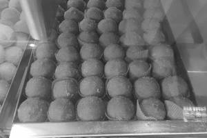 Gond Ladoo