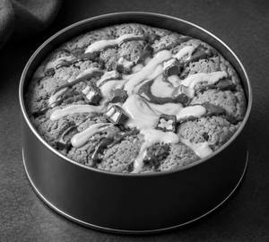 Kinder Bueno Cookie Tin