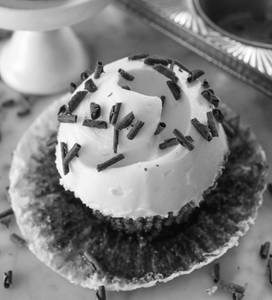Blonde Marble Cupcake - Pack of Two