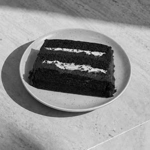 London Chocolate Caramel Cake