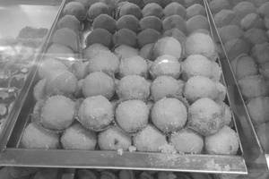Besan ladoo