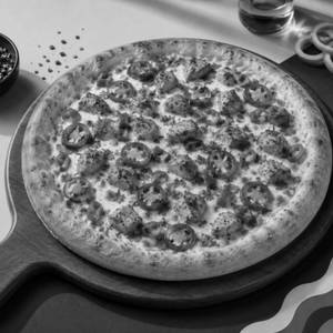 Spicy Chicken Treat Cheesy Mania Pizza.