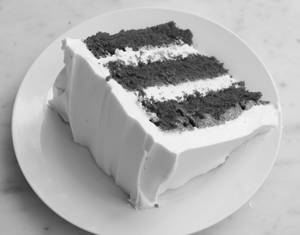 RED VELVET CAKE SLICE
