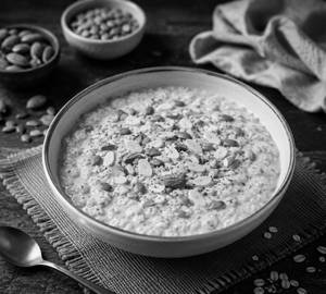 Creamy Milk And Nut Oats