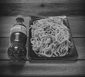 Veg Noodles [Half] With Coke Soft Beverage [200 ml]