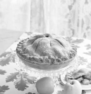 APPLE CARAMEL LATTICE PIE