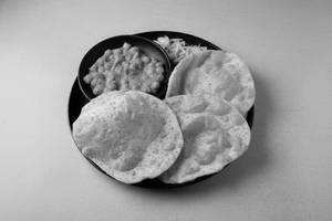 4 Poori With Sabji