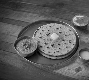 Makai roti with nutrolix chutney