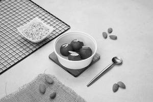 Gulab Jamun (4 Pcs)