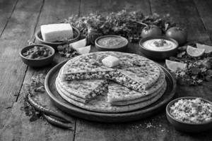 Paneer Paratha [1 Piece]