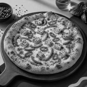 Peppy Paneer Cheesy Mania Pizza.