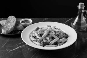 Chicken Creamy Pesto Pasta
