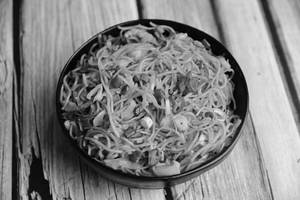 Veg chilly garlic noodles